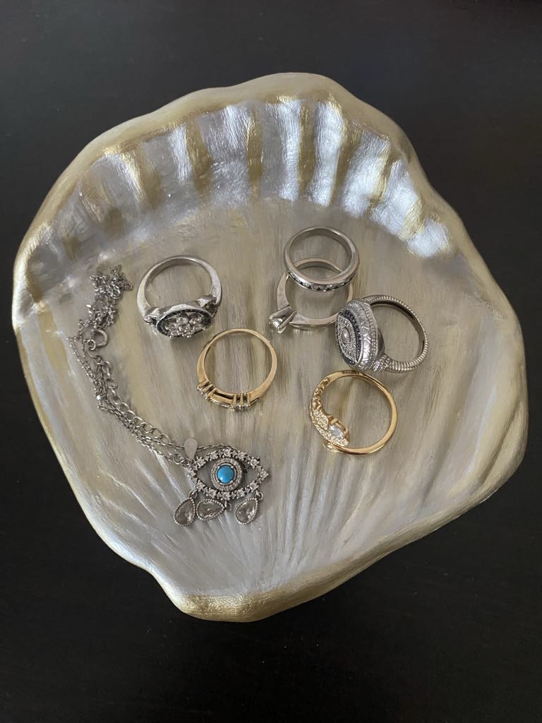 Porte-bijoux en argile